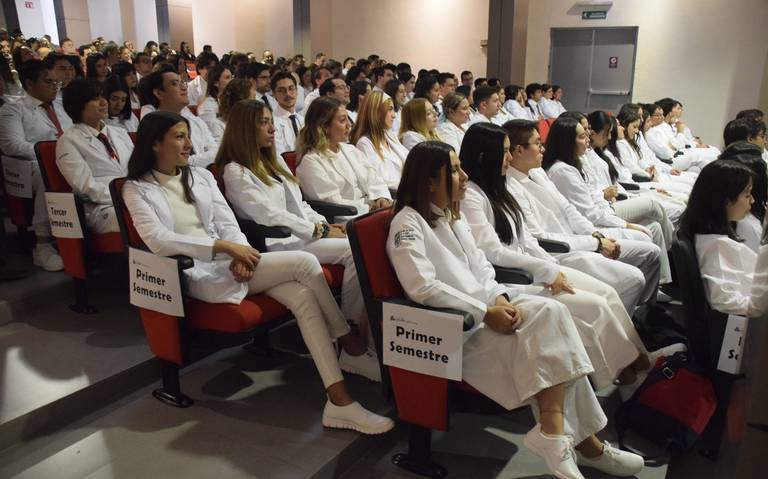 Ingresan este a o 90 alumnos a la licenciatura de M dico Cirujano